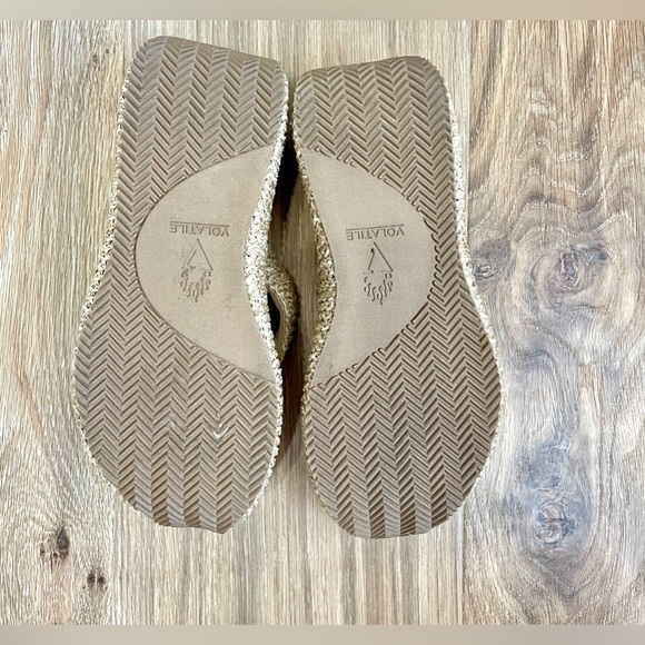 Volatile LANTERN Size 9 EUC - Picture 5 of 8